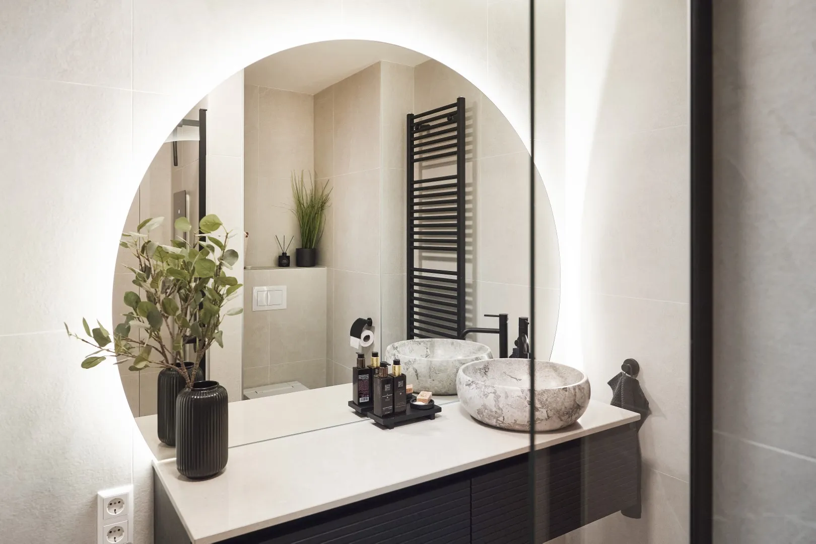 Baderie Binnenkijker Fam Tadmine Almere 2133 (Groot)
